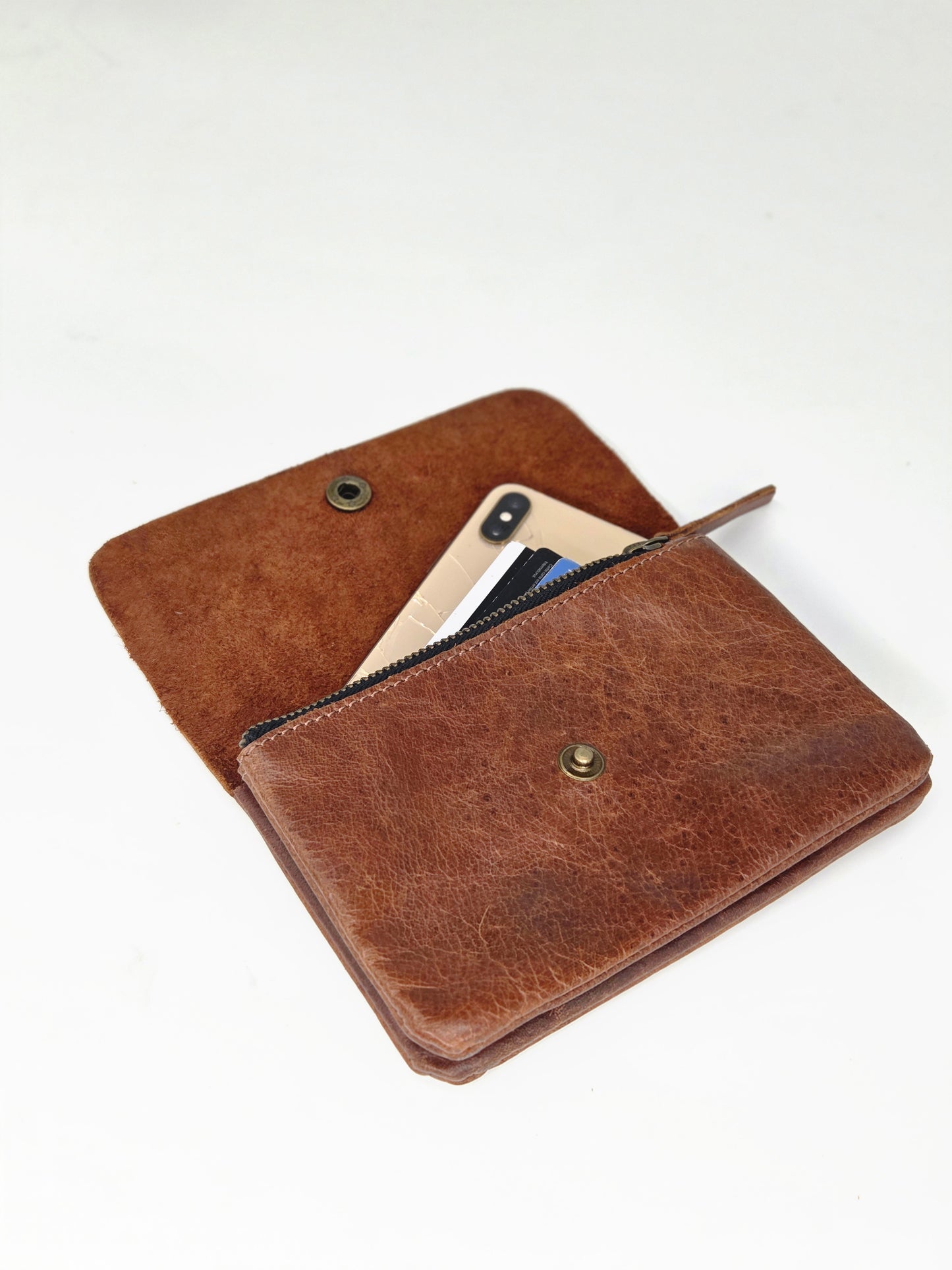 Handcrafted Brown Leather Ladies Purse – Classic Beauty with Everyday Function