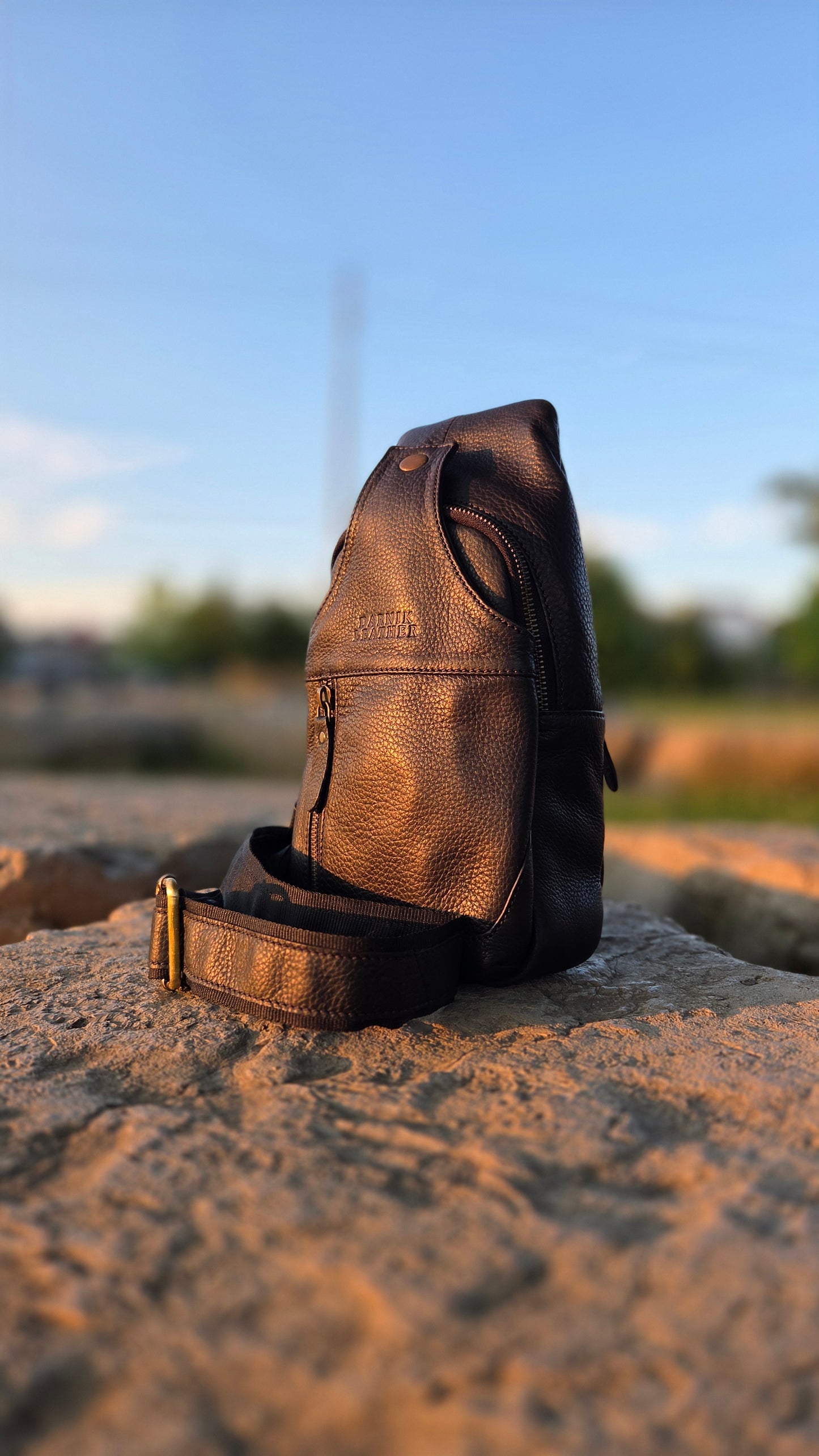 Best Genuine Leather Chest Bag – Stylish Crossbody Daypack & Durable Sling Bag