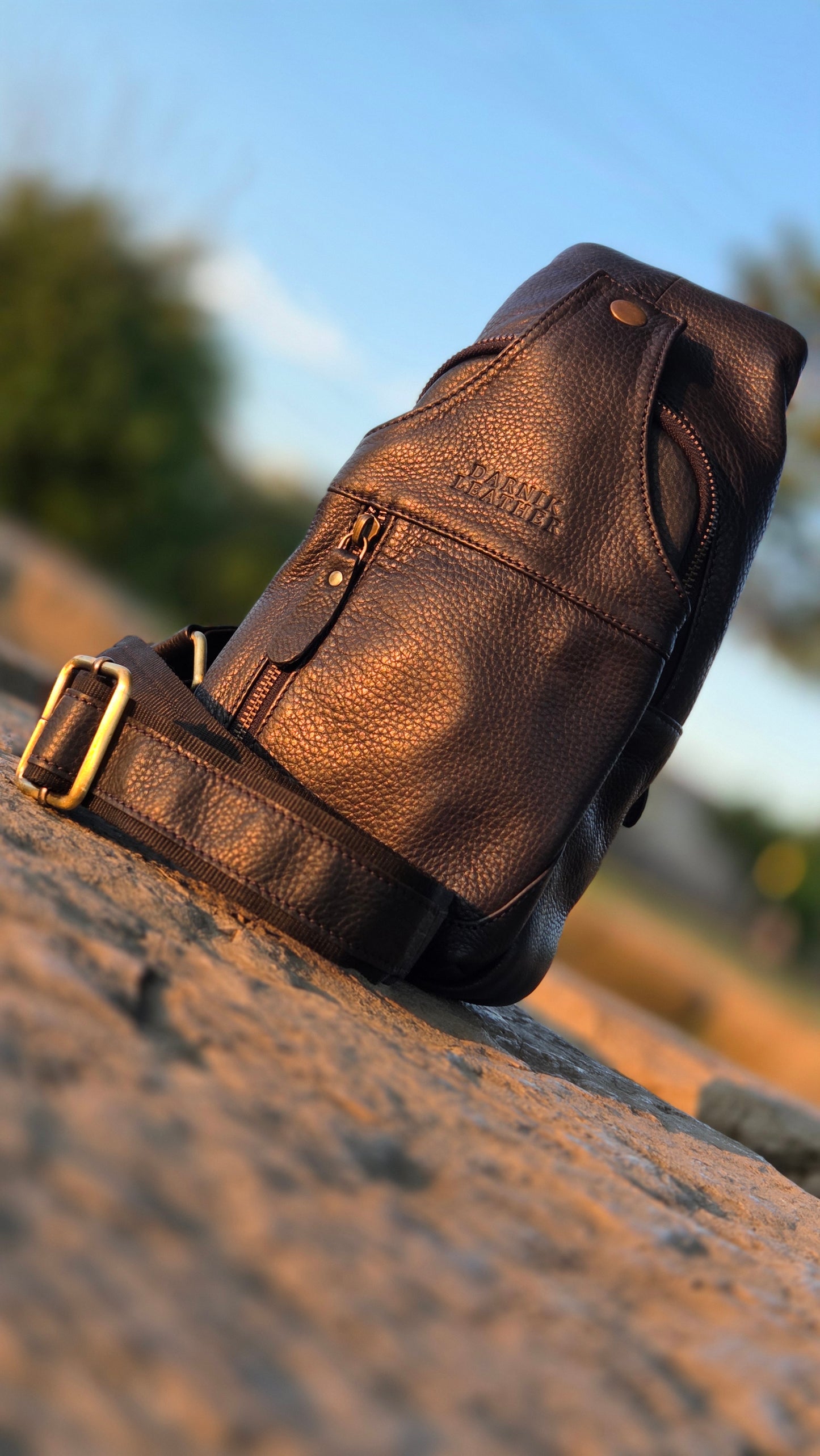 Best Genuine Leather Chest Bag – Stylish Crossbody Daypack & Durable Sling Bag