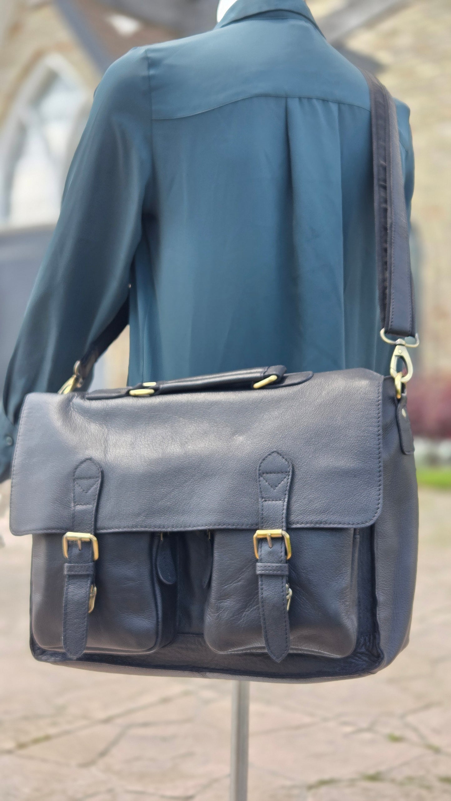 Classic Black Leather Messenger Bag for Professionals