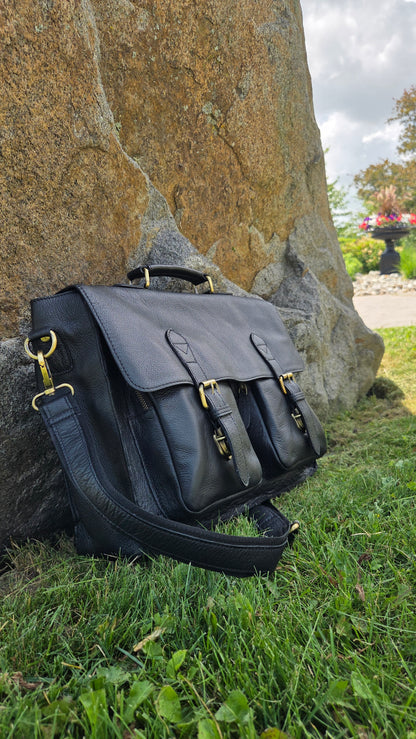 Classic Black Leather Messenger Bag for Professionals