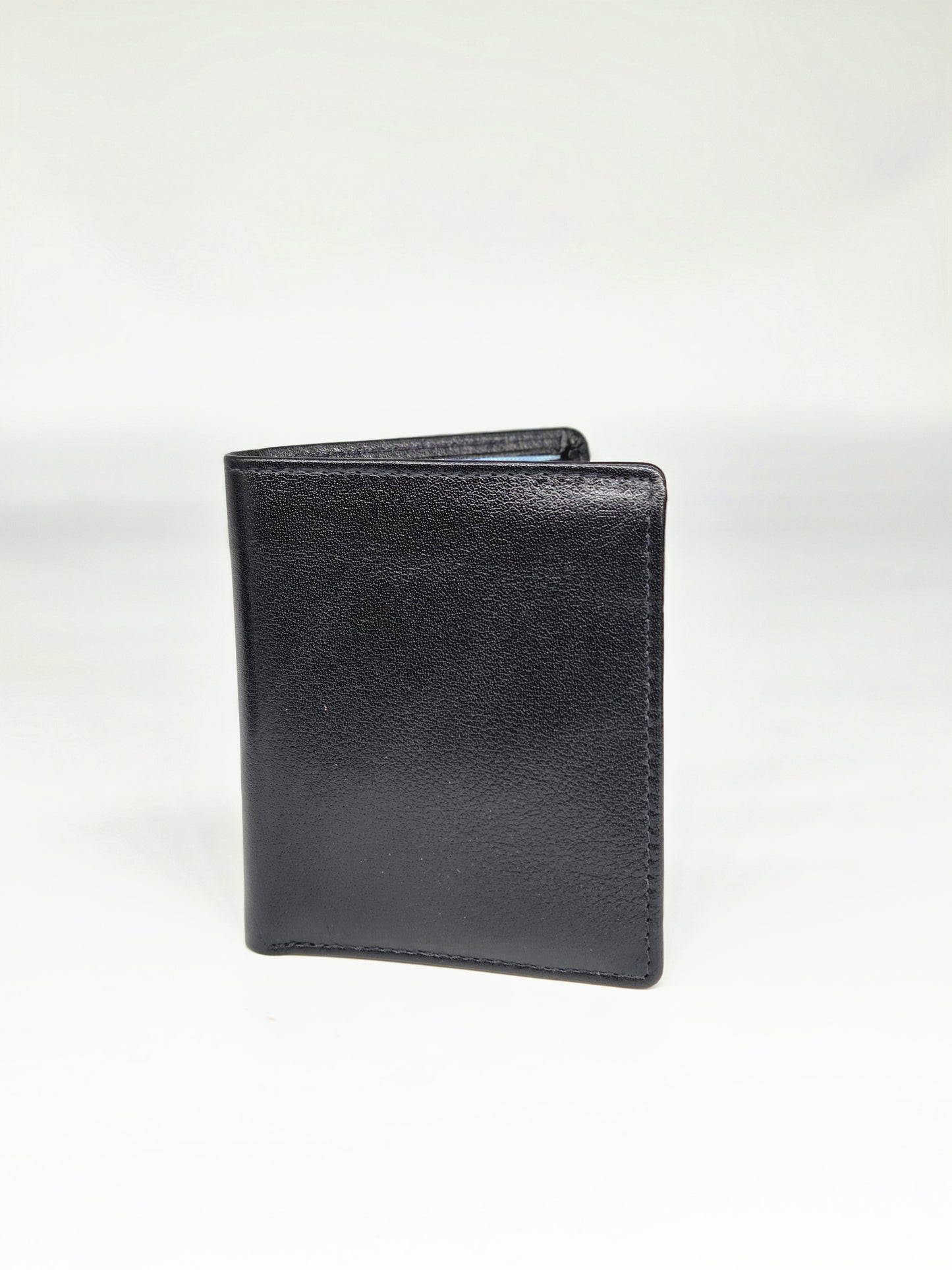 Classic Tri-Fold Black Leather Wallet for Everyday Use