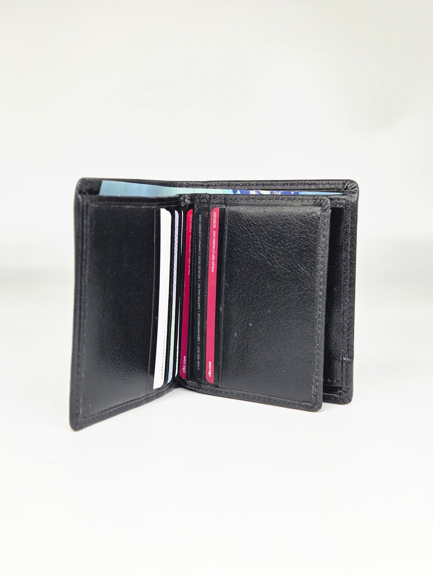Classic Tri-Fold Black Leather Wallet for Everyday Use