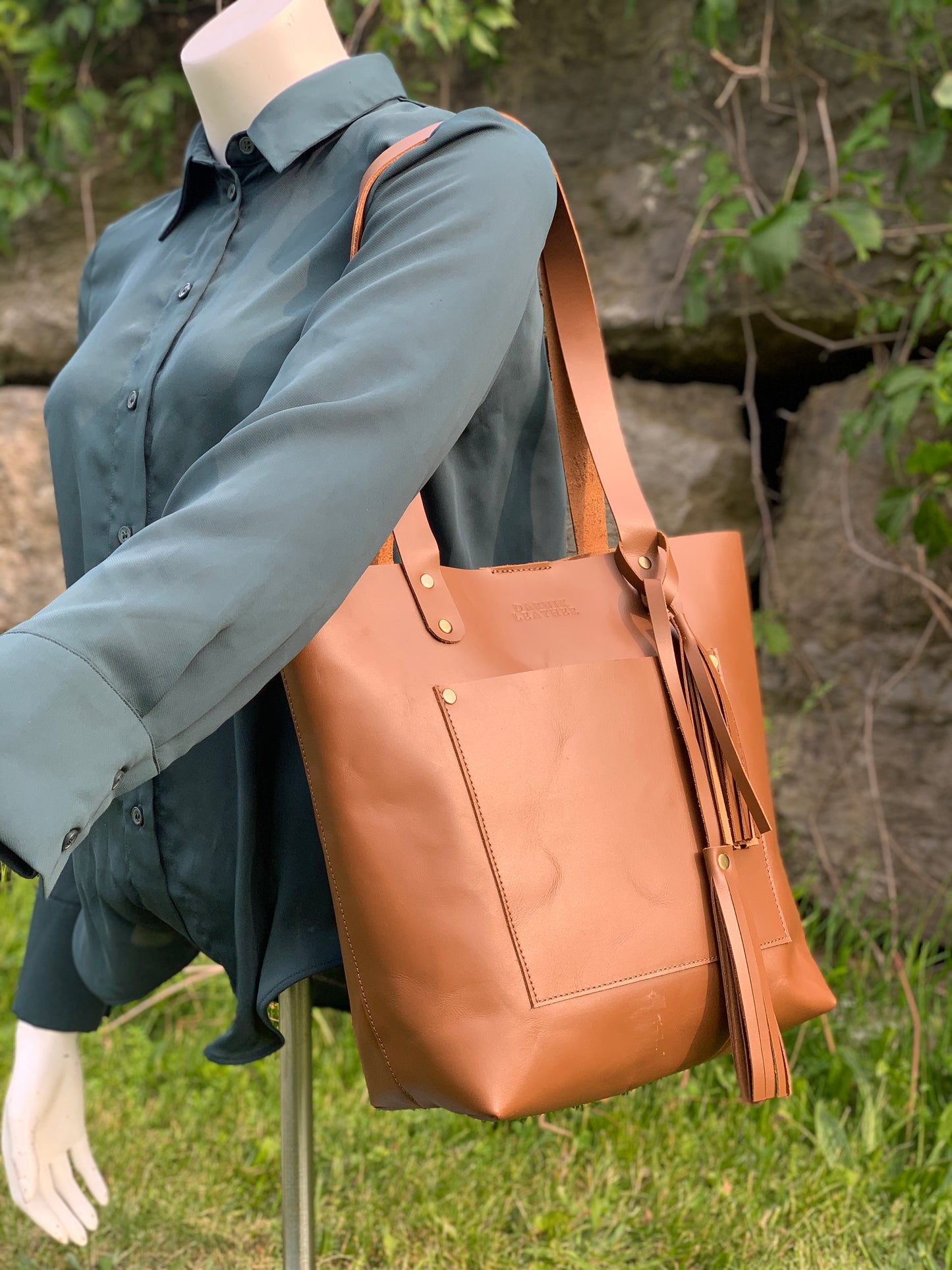 Ladies Tote with Fringes