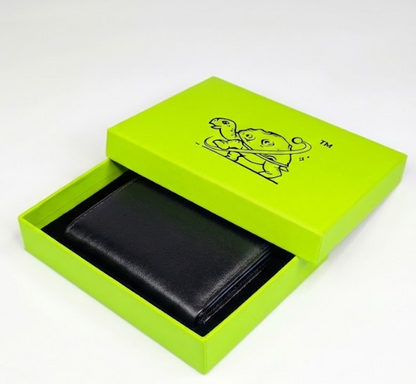 Classic Tri-Fold Black Leather Wallet for Everyday Use